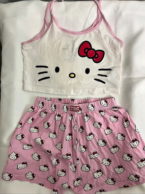 Hello Kitty Pajama Set